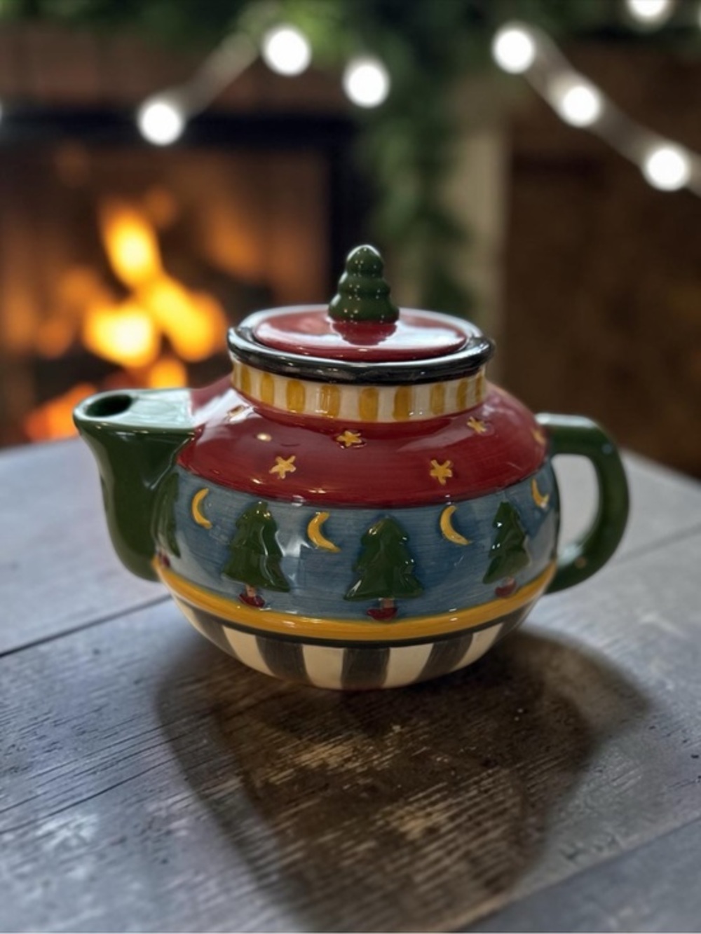 🫶🏻 Sakura Debbie Mumm Christmas Hand-Painted Ceramic Teapot with Tree Motif